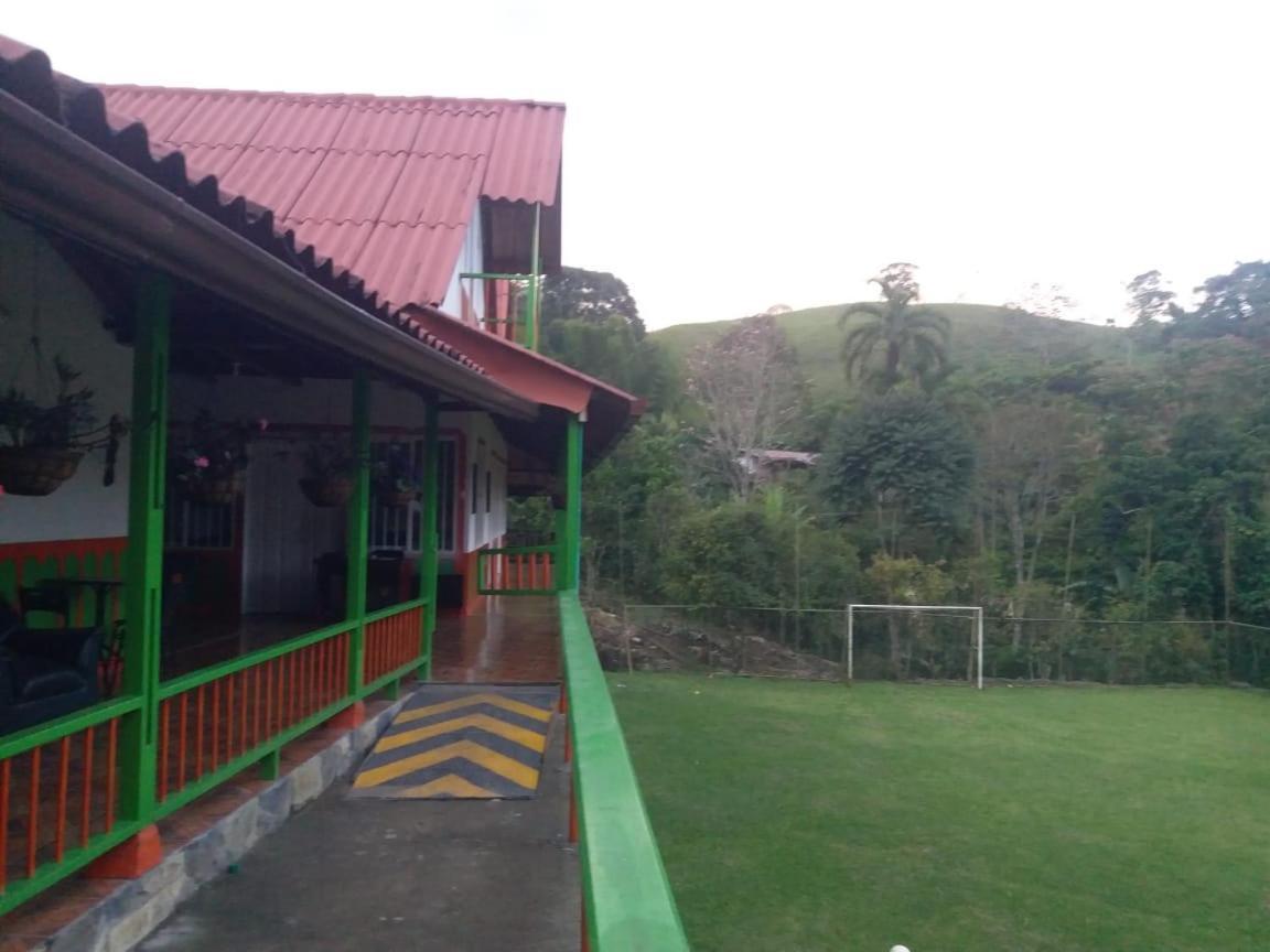 EcoHotel Colibrí Luna Park Kültér fotó