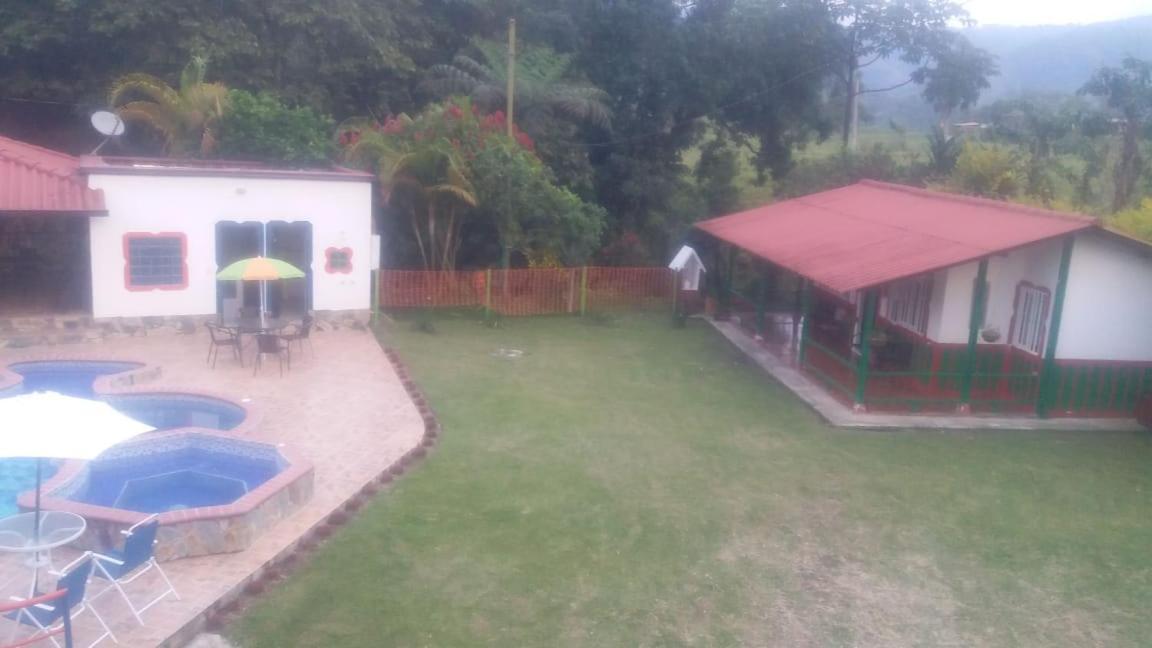 EcoHotel Colibrí Luna Park Kültér fotó